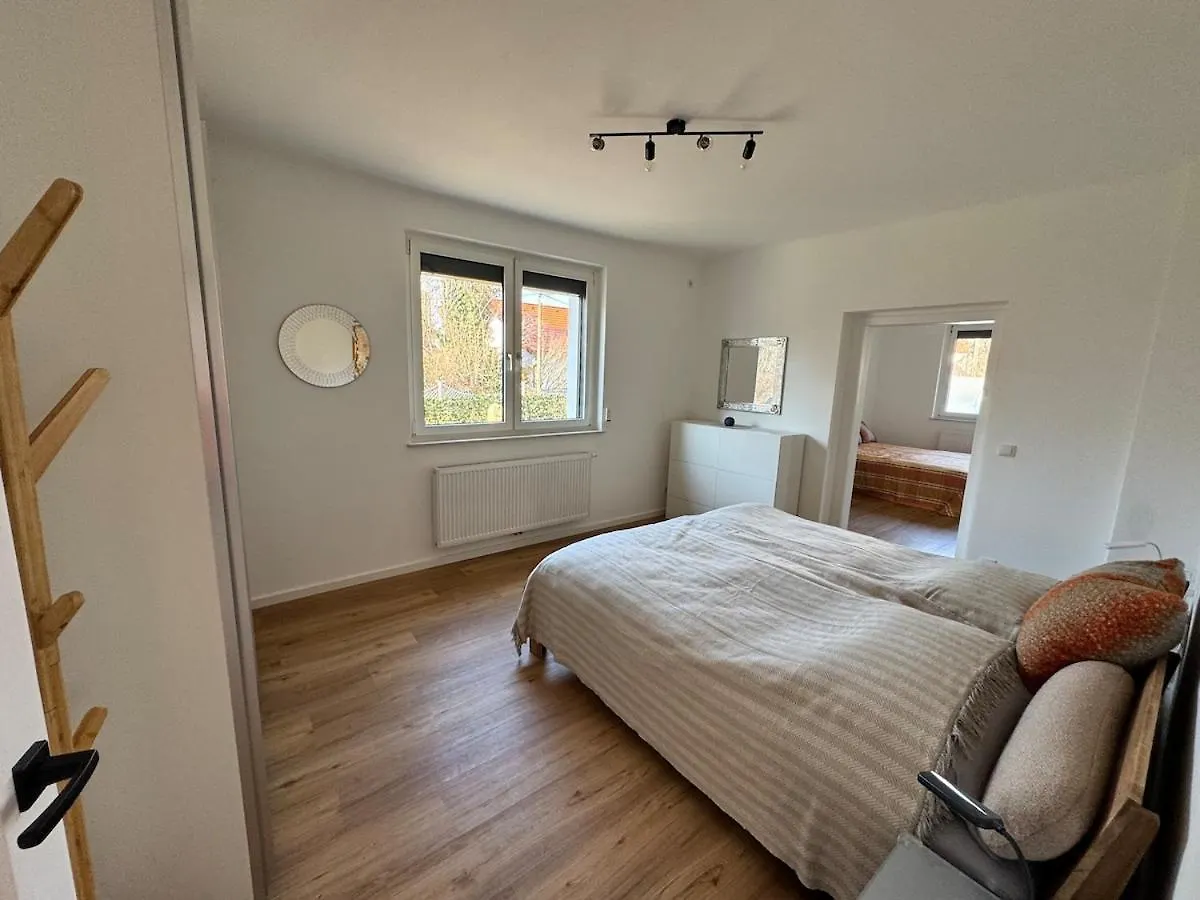 Villa In Vienna In Perfect Situaton Near Vic And Donau Park With Pool And Private Garden Sleeps 4 With 2 Bedrooms, Kitchen And Livingroom And Bath And Private Parking