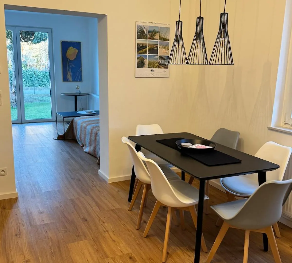 Villa In Vienna In Perfect Situaton Near Vic And Donau Park With Pool And Private Garden Sleeps 4 With 2 Bedrooms, Kitchen And Livingroom And Bath And Private Parking Austria