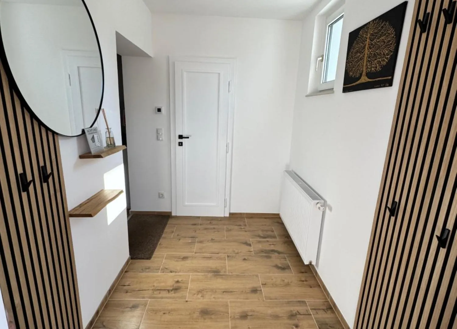Villa In Vienna In Perfect Situaton Near Vic And Donau Park With Pool And Private Garden Sleeps 4 With 2 Bedrooms, Kitchen And Livingroom And Bath And Private Parking