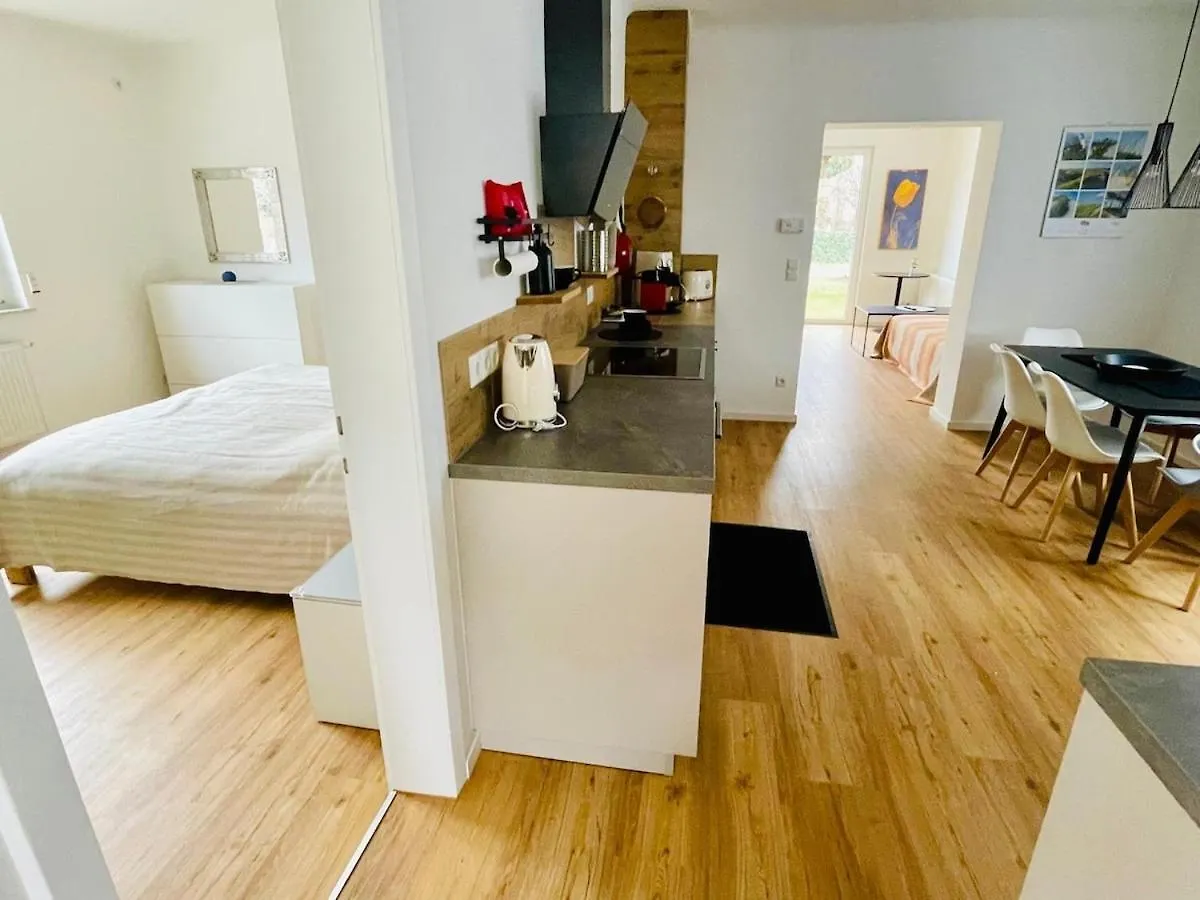 Villa In Vienna In Perfect Situaton Near Vic And Donau Park With Pool And Private Garden Sleeps 4 With 2 Bedrooms, Kitchen And Livingroom And Bath And Private Parking