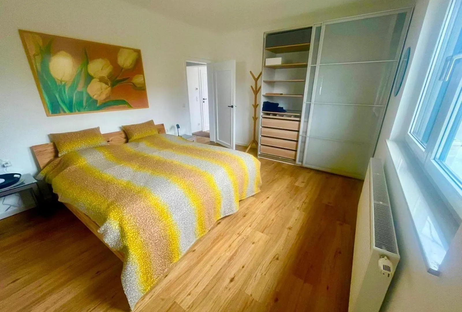 Villa In Vienna In Perfect Situaton Near Vic And Donau Park With Pool And Private Garden Sleeps 4 With 2 Bedrooms, Kitchen And Livingroom And Bath And Private Parking